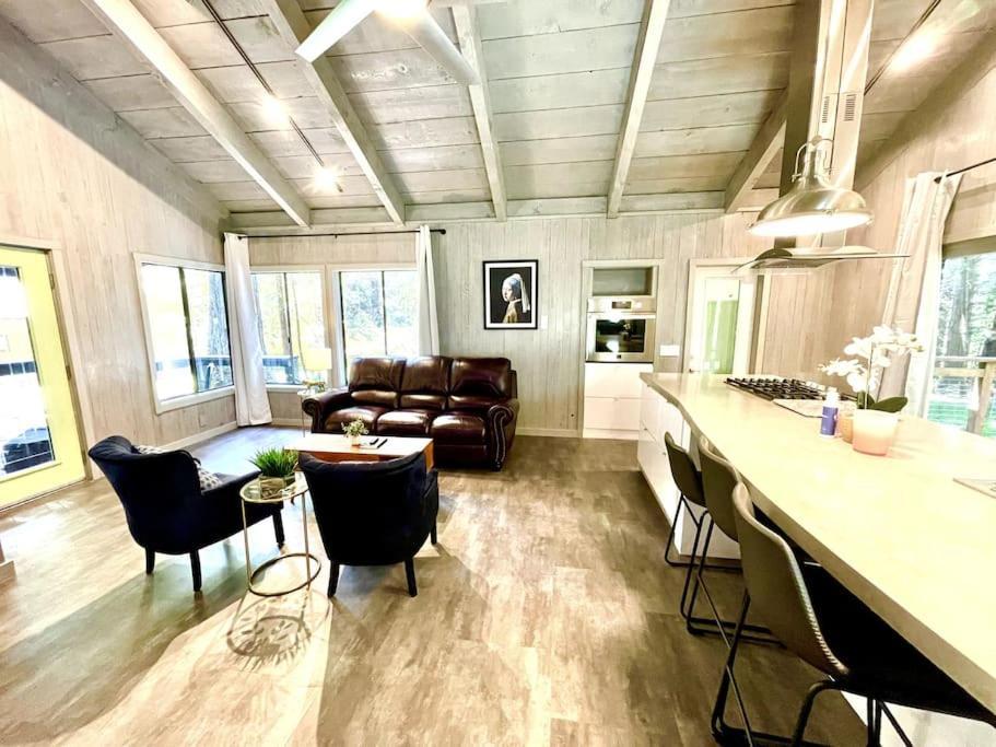 فيلا Modern House W. Fast Internet In 1 Acre Land Occidental المظهر الخارجي الصورة