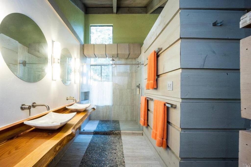 فيلا Modern House W. Fast Internet In 1 Acre Land Occidental المظهر الخارجي الصورة